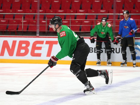 Первая тренировка Виктора Сведберга в «Авангарде»