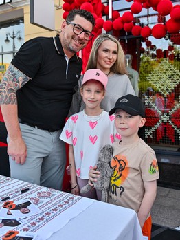 Первая вечеринка Буэнос Летос: Луи Робитайл