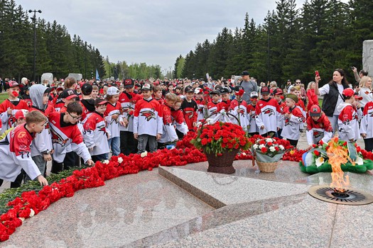 Возложение цветов в Парке Победы