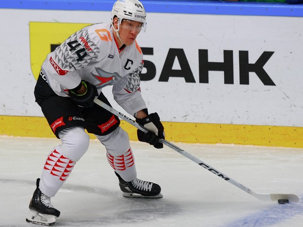 Дамир Шарипзянов вошёл в символическую сборную недели КХЛ!