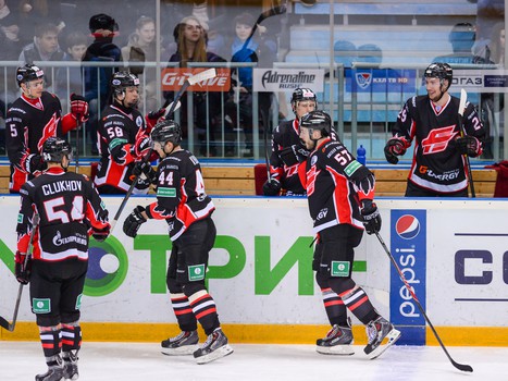 10.04.2015 "Авангард" - "Омские Ястребы" 5:4