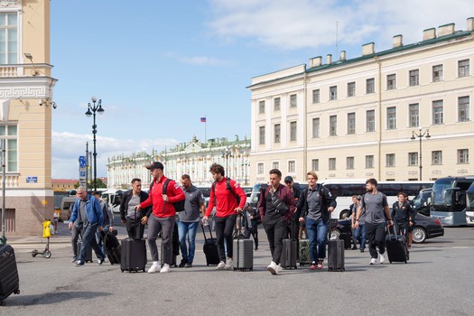 «Авангард» прилетел в Санкт-Петербург