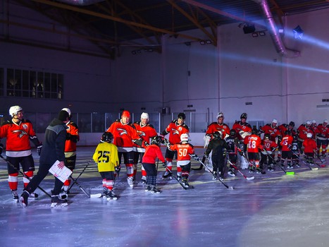 Ветераны «Авангарда» - сборная Ночной хоккейной лиги 8:4