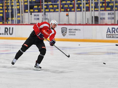 "Авангард" готовится к матчу с "Йокеритом"