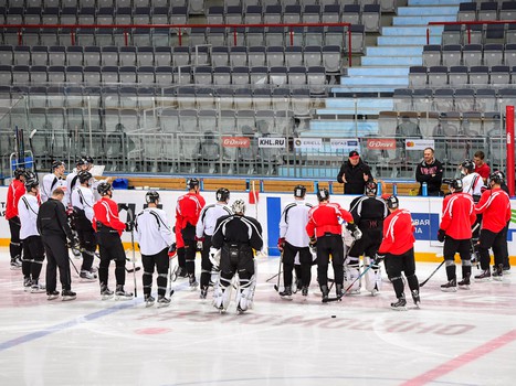 Раскатка "Авангарда" перед матчем с "Нефтехимиком"