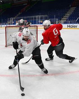 Тренировка «Авангарда» перед матчем в Уфе