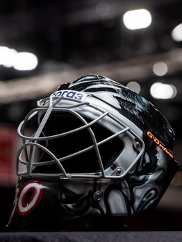 Новые шлемы вратарей «Авангарда»