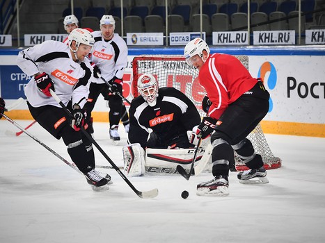 "Авангард" готовится к битве с амурскими "тиграми"