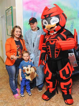 "Авангард" устроил праздник для юных болельщиков из ООДКБ