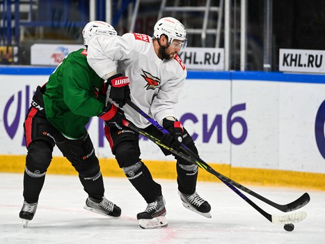 Раскатка «Авангарда» перед матчем в Уфе