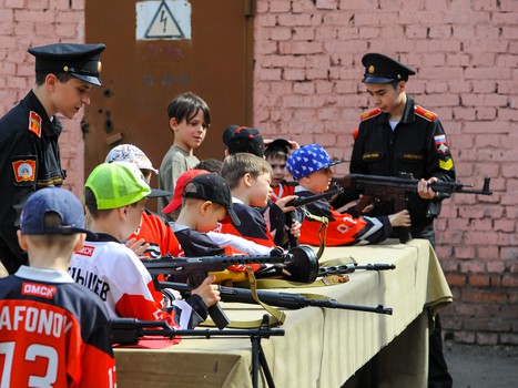 Экскурсия в Омский кадетский военный корпус для маленьких «ястребов»