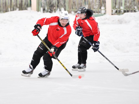 Тренировка "Авангарда" на открытом льду