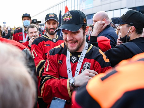 «Авангард» привёз Кубок Гагарина в Омск!