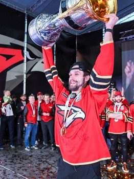 «Авангард» привёз Кубок Гагарина в Омск!