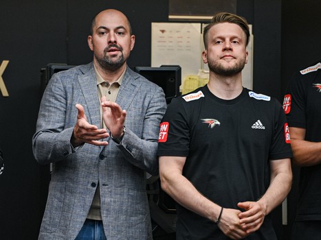 Первая ледовая тренировка «Авангарда»