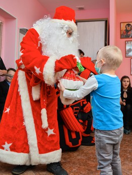 Владимир Соботка в гостях у юных болельщиков клуба из ОДКБ
