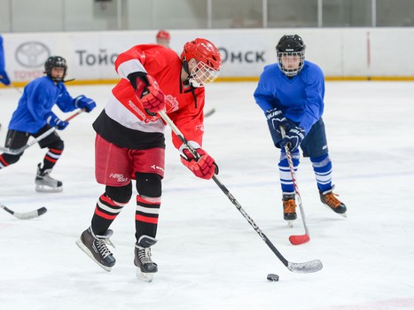 Турнир ХК "Авангард" среди дворовых детских команд в День космонавтики