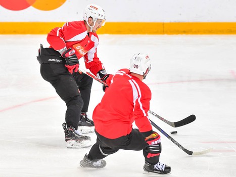 Открытая тренировка "Авангарда" перед стартом плей-офф