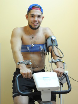 Медосмотр хоккеистов "Авангарда"