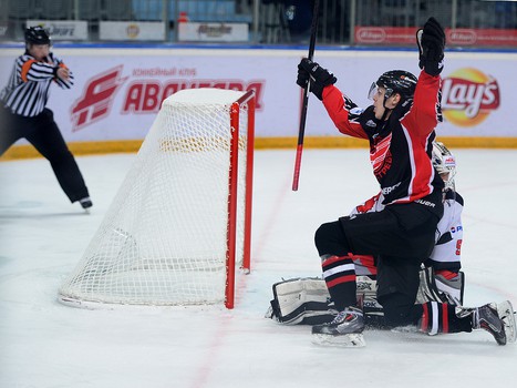 1/4 финала плей-офф МХЛ. Матч №3. "Омские Ястребы" - "Белые Медведи" 6:2