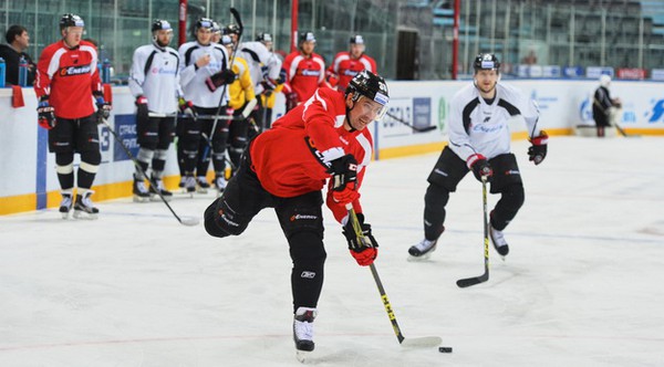 Предвкушение плей-офф. "Авангард" провел открытую тренировку для прессы