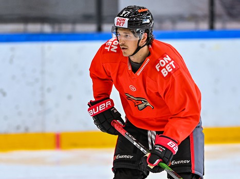 Тренировка «Авангарда» перед отправлением на турнир в Сочи