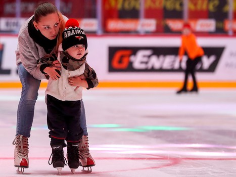Семейные катания «Авангарда» перед Новым годом