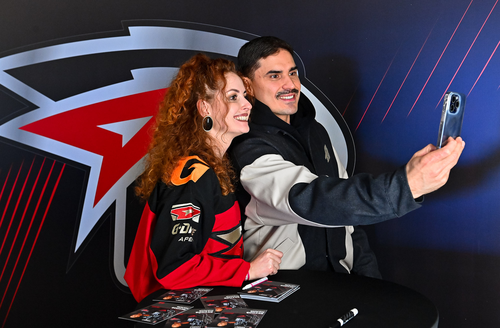 Avangard - Neftekhimik 2:1. Game atmosphere