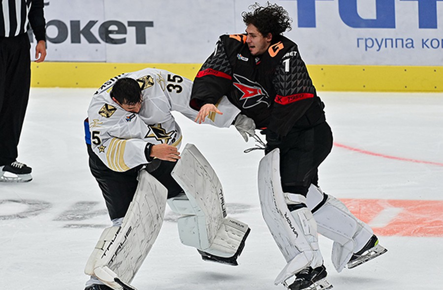 ВЕСЁЛЫЙ ДЕНЬ РОЖДЕНИЯ | Победная раздевалка «Авангарда» после матча с «Адмиралом»