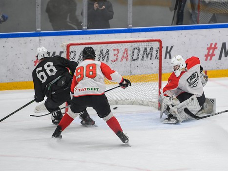 Полуфиналы и матчи за 5-8 места Первенства ЮХЛ в Омске