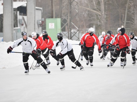 Тренировка "Авангарда" на открытом льду