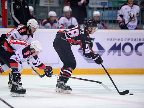 1/4 финала плей-офф МХЛ. Матч №3. "Омские Ястребы" - "Белые Медведи" 6:2