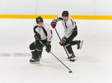 Первая тренировка "Авангарда" на сборе в Финляндии