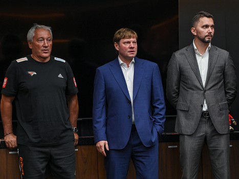 Первая ледовая тренировка «Авангарда»