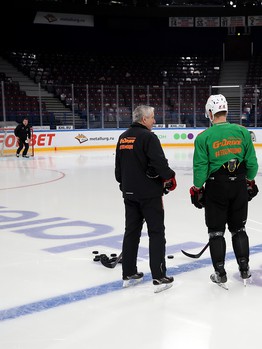 Тренировка «Авангарда» перед четвёртым матчем серии с «Металлургом»