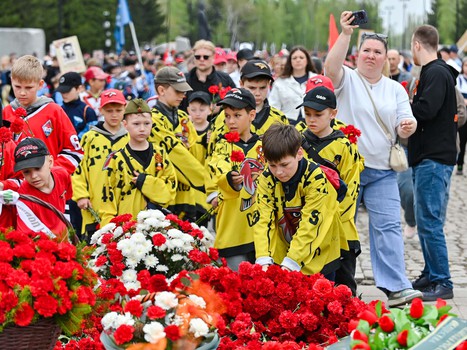 Возложение цветов в Парке Победы