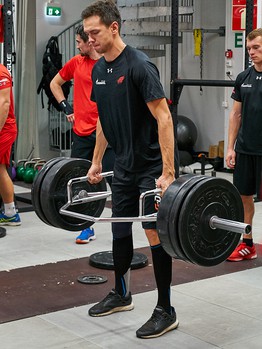 Тренировка "Авангарда" перед первым матчем на сборе