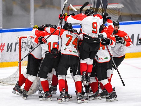 Третий игровой день финала Первенства ЮХЛ в Омске