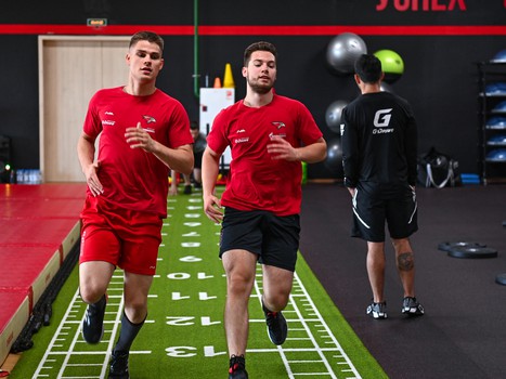 Глеб Трикозов и Михаил Гуляев тренируются с «Авангардом»