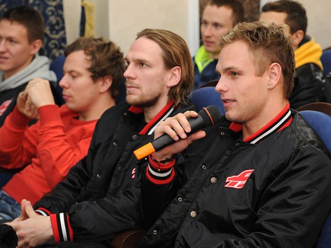 "Авангард" побывал с экскурсией на омском нефтезаводе