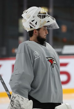 Новичок «Авангарда»: вратарь Эмиль Гарипов