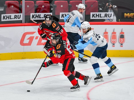 Первая официальная игра на G-Drive Арене: «Омские Ястребы» – «Сибирские Снайперы»