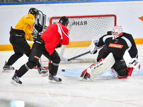 Раскатка "Авангарда" перед первым матчем сезона с рижским "Динамо"