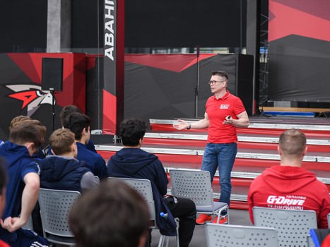 Полуфиналы и матчи за 5-8 места Первенства ЮХЛ в Омске