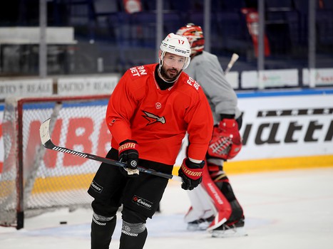 Тренировка «Авангарда» перед пятым матчем серии с «Ак Барсом»