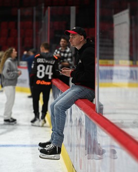 Массовые катания для 75 первых покупателей абонементов на матчи «Авангарда» в сезоне 2025/26 с Михаилом Гуляевым