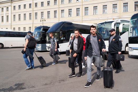 «Авангард» прилетел в Санкт-Петербург