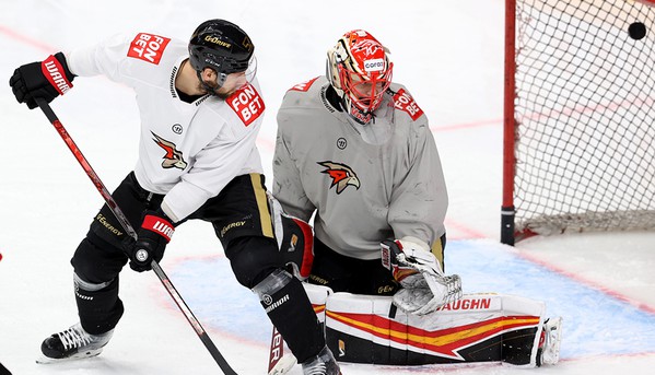 «Мы можем друг друга удивить» | Владимир Жарков и Кирилл Семёнов перед 4-м матчем с «Металлургом» (ВИДЕО)