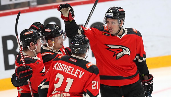 «Наше большинство ожило, и получилась командная победа». Бек и Макмиллан о победе над «Адмиралом»