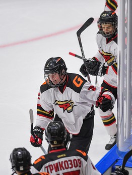 Полуфиналы и матчи за 5-8 места Первенства ЮХЛ в Омске